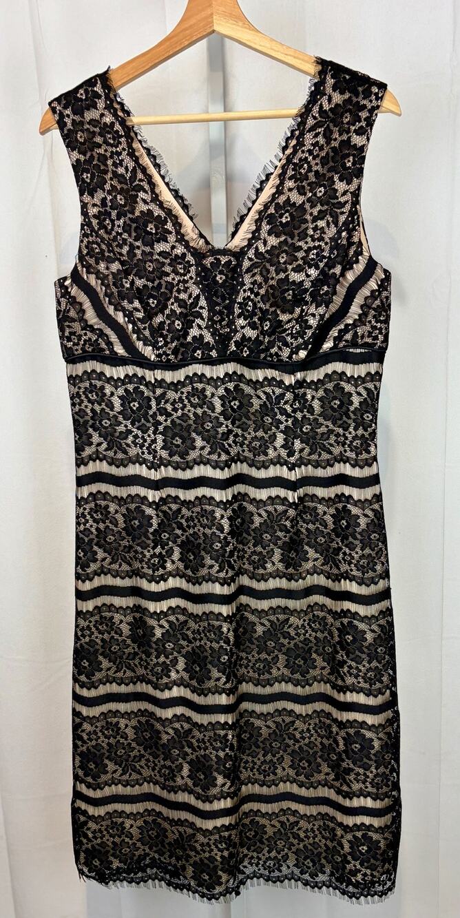TALBOTS Lace Sheath Dress Sleeveless V Neck Cocktail Little Black Dress LBD 10